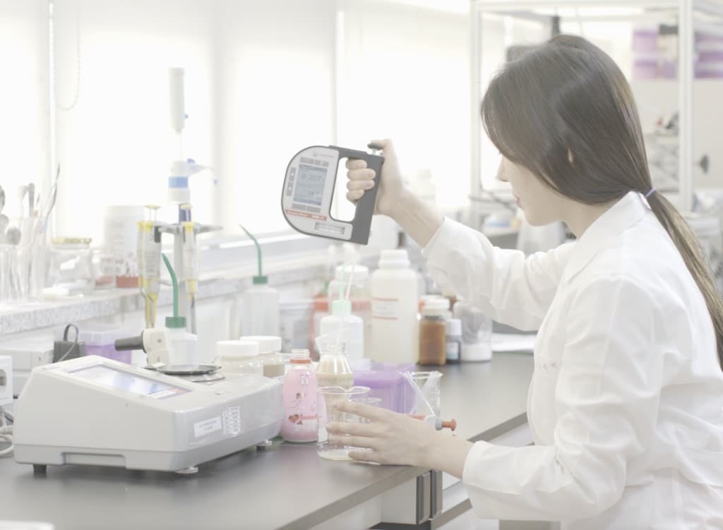 서울F&B 품질 연구·검사 현장